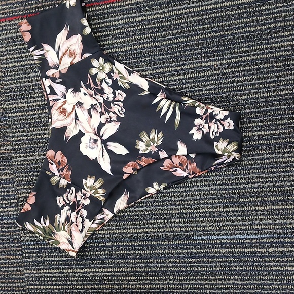 Other - Floral High-Waisted Bikini Bottom Nwot Size Medium